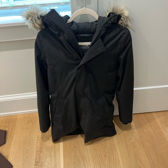 Aritzia Jackets & Blazers - Aritzia TNA Parka